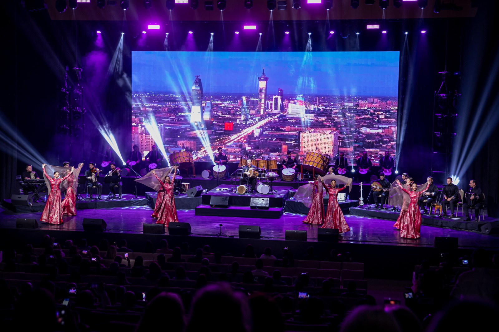 50 лет жизни ритма Натига Ширинова – юбилейный концерт во Дворце Гейдара Алиева с аншлагом (ФОТО)