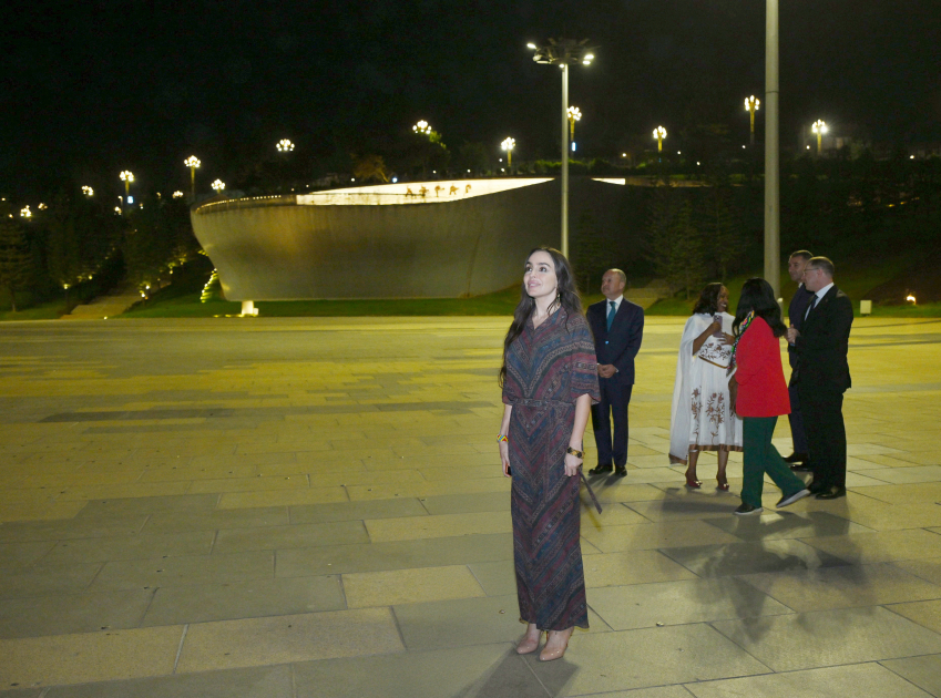 Вице-президент Фонда Гейдара Алиева Лейла Алиева посетила в Аддис-Абебе Музейный комплекс Победы при Адуа (ФОТО)