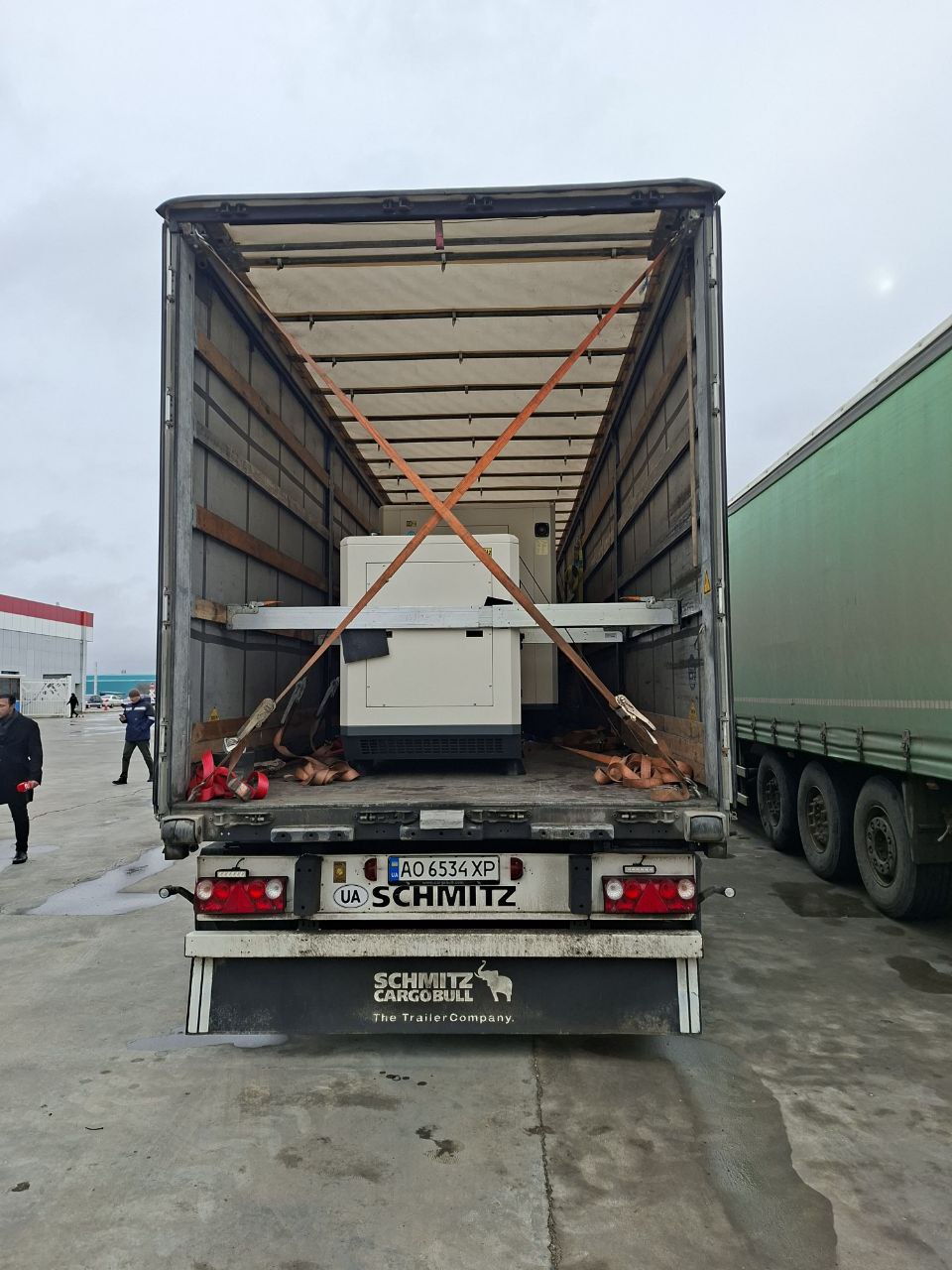 Азербайджан направил очередную партию гуманитарной помощи Украине (ФОТО/ВИДЕО)