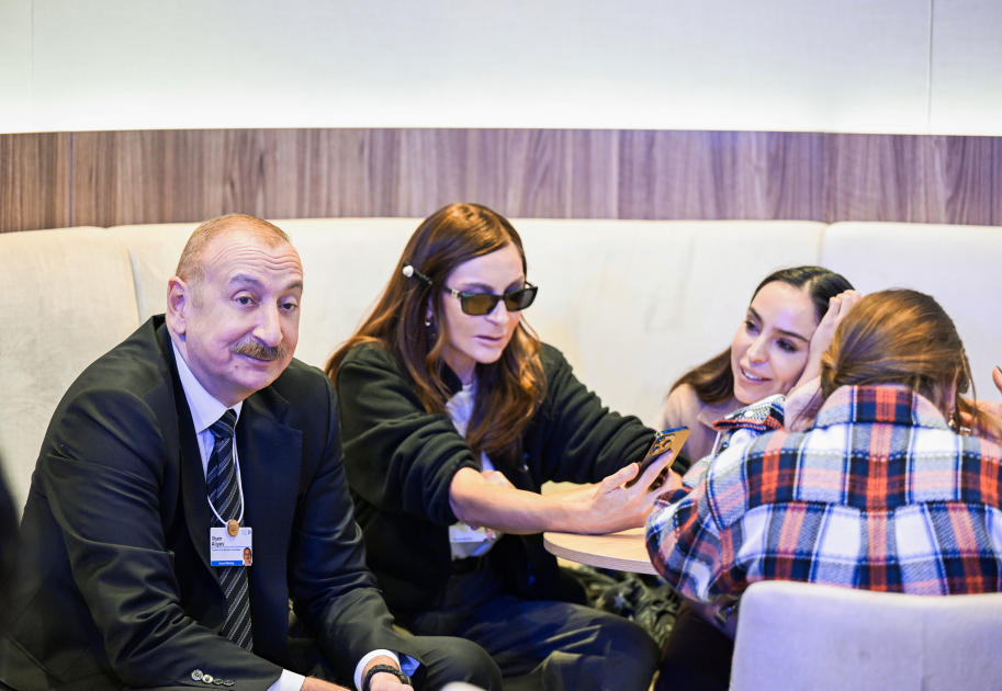 Президент Ильхам Алиев принял участие в панельном заседании в рамках Всемирного экономического форума (ФОТО/ВИДЕО)