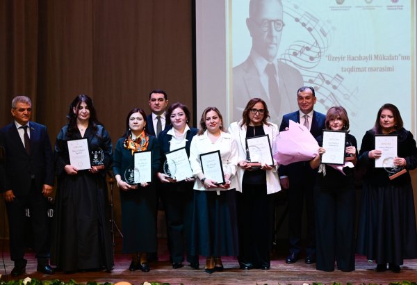 В Баку состоялась церемония награждения лауреатов премии имени Узеира Гаджибейли (ФОТО)