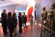 Председатель Конгресса депутатов Испании посетила Парк Победы в Баку (ФОТО)