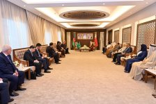 Спикер Милли Меджлиса Сахиба Гафарова встретилась с председателем Консультативного Совета Королевства Бахрейн Али бин Салех Али Салехом (ФОТО)