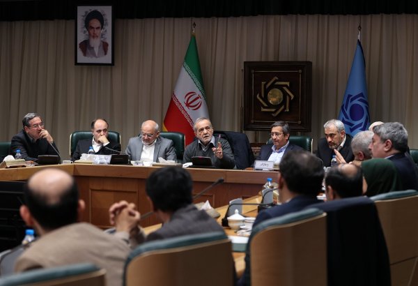 Пезешкиан принял решение о расширении полномочий глав приграничных провинций