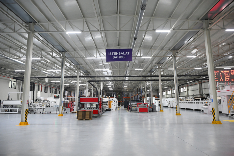 Президент Ильхам Алиев принял участие в открытии предприятия по производству картонной и коробочной тары (ФОТО)