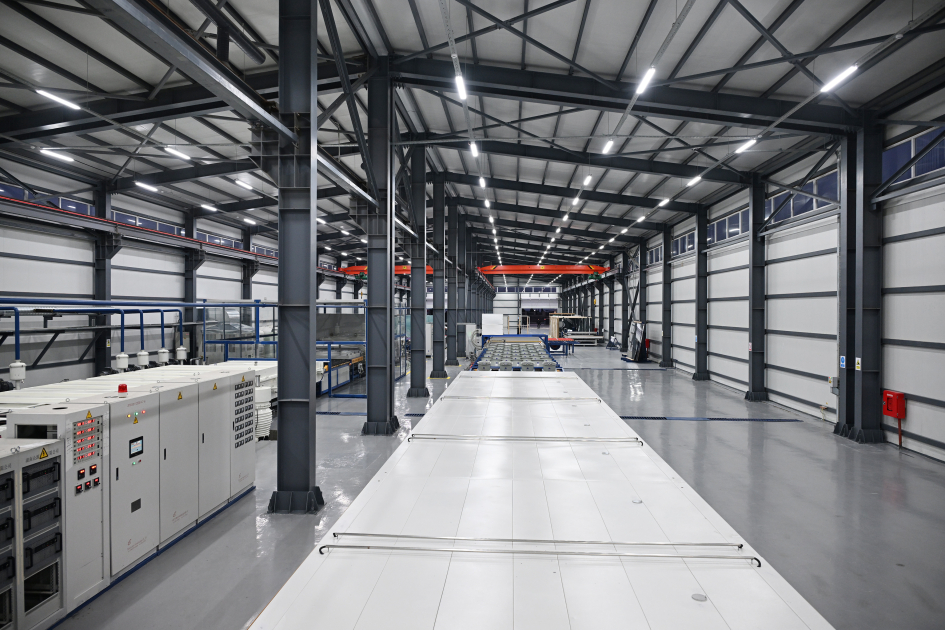 Президент Ильхам Алиев принял участие в открытии завода по производству зеркальных листов в Сумгайытском промышленном парке (ФОТО)