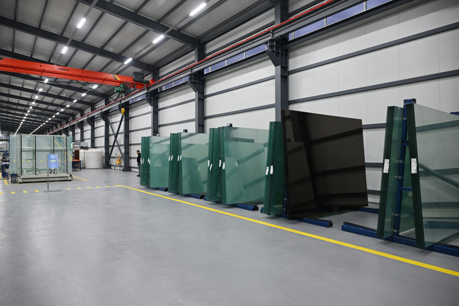 Президент Ильхам Алиев принял участие в открытии завода по производству зеркальных листов в Сумгайытском промышленном парке (ФОТО)