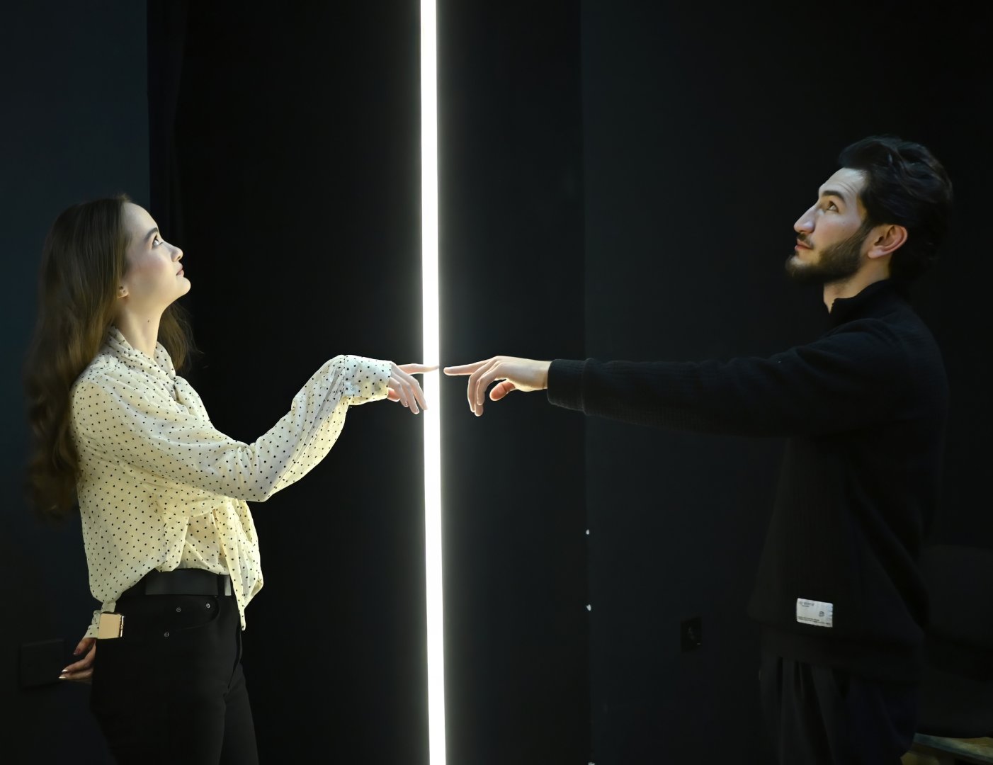 Искусственный интеллект в азербайджанской премьере – зеркало человеческих страхов (ФОТО)