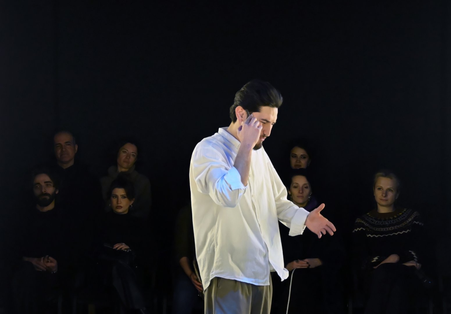 Искусственный интеллект в азербайджанской премьере – зеркало человеческих страхов (ФОТО)