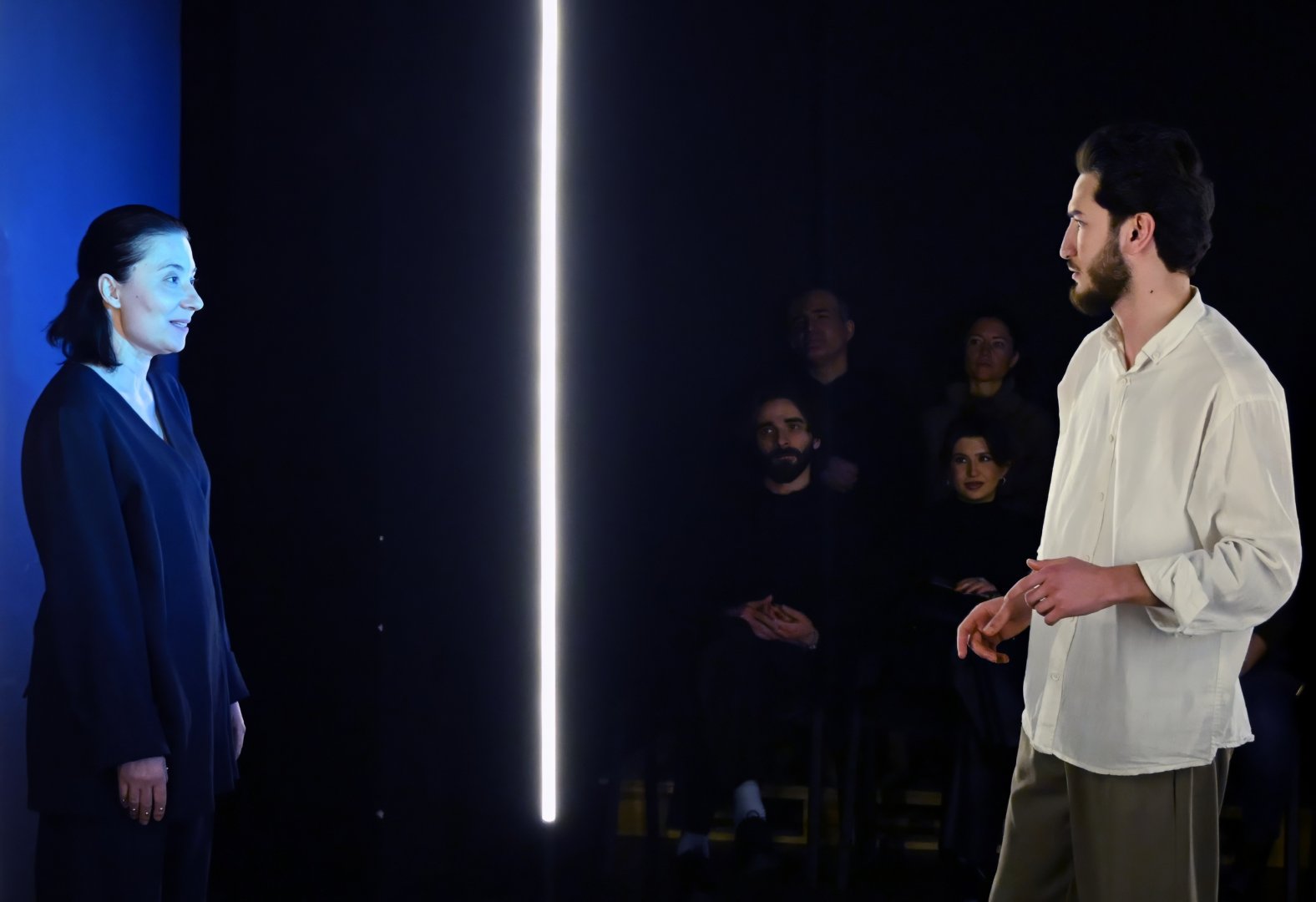 Искусственный интеллект в азербайджанской премьере – зеркало человеческих страхов (ФОТО)