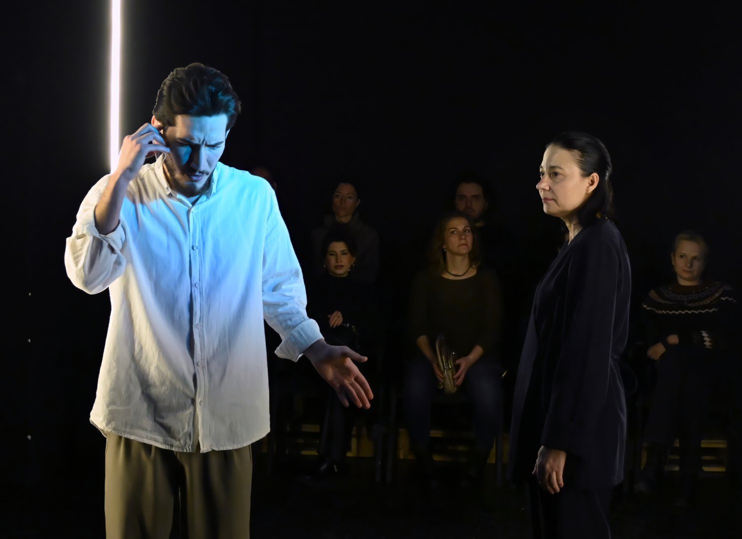 Искусственный интеллект в азербайджанской премьере – зеркало человеческих страхов (ФОТО)