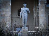 Взглянуть вверх! Кто смотрит на Баку с фасада Национальной библиотеки - каменная галерея великих имён (ФОТО)