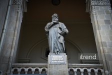 Взглянуть вверх! Кто смотрит на Баку с фасада Национальной библиотеки - каменная галерея великих имён (ФОТО)