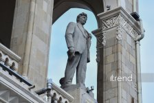 Взглянуть вверх! Кто смотрит на Баку с фасада Национальной библиотеки - каменная галерея великих имён (ФОТО)