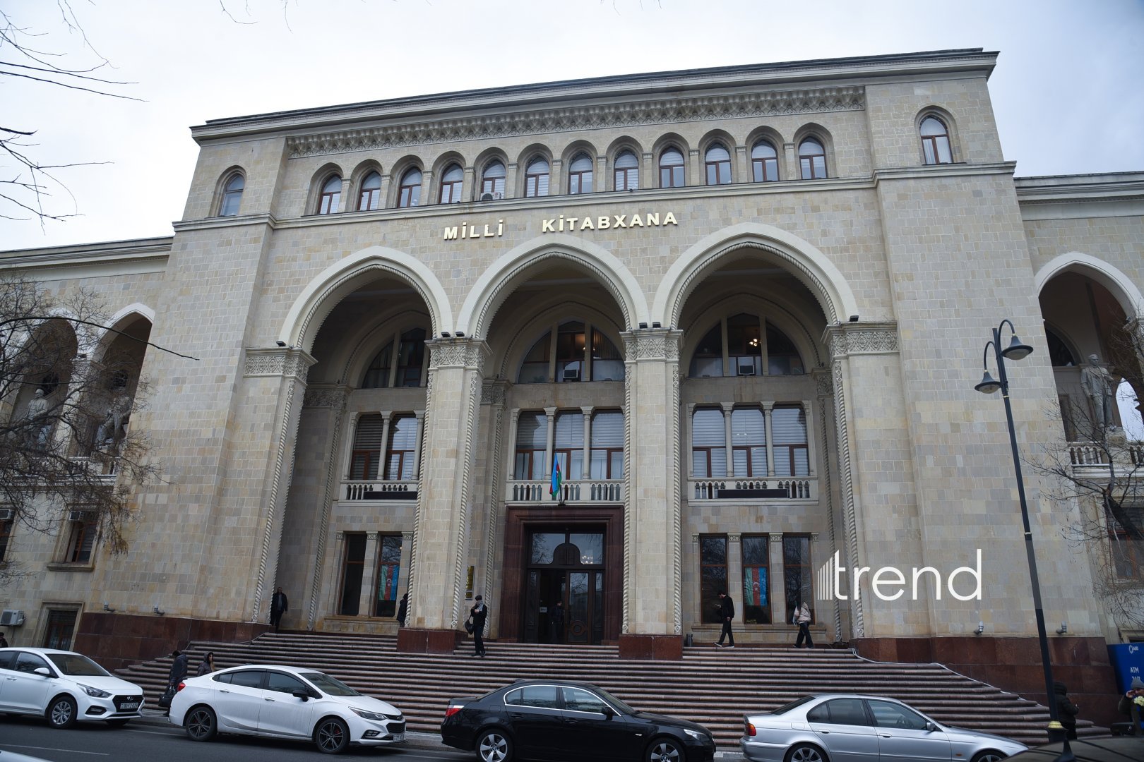 Взглянуть вверх! Кто смотрит на Баку с фасада Национальной библиотеки - каменная галерея великих имён (ФОТО)