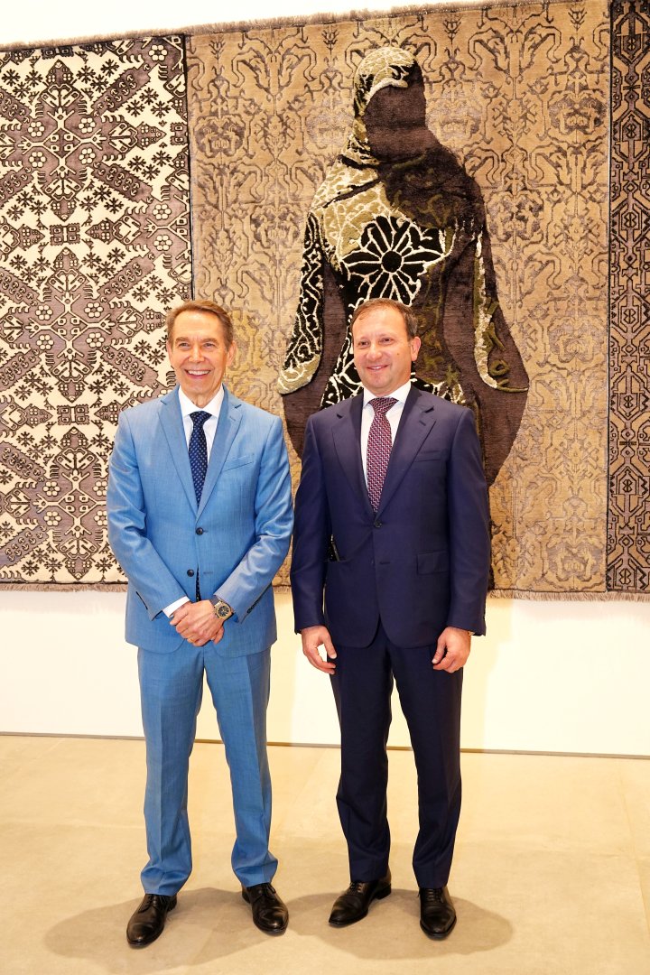 Азербайджанские ковры вошли в постоянную коллекцию музея современного искусства в Бахрейне (ФОТО)