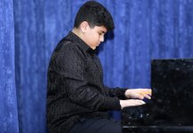 У рояля в Баку - волшебные фантазии со сказками Ханса Кристиана Андерсена (ФОТО)