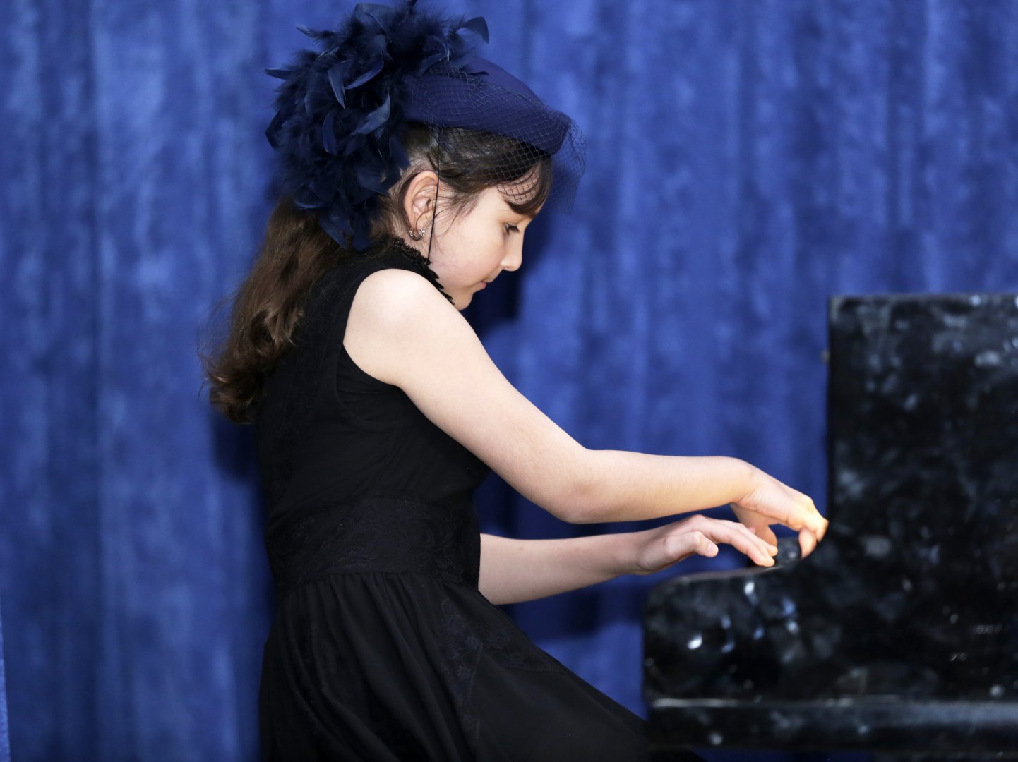 У рояля в Баку - волшебные фантазии со сказками Ханса Кристиана Андерсена (ФОТО)