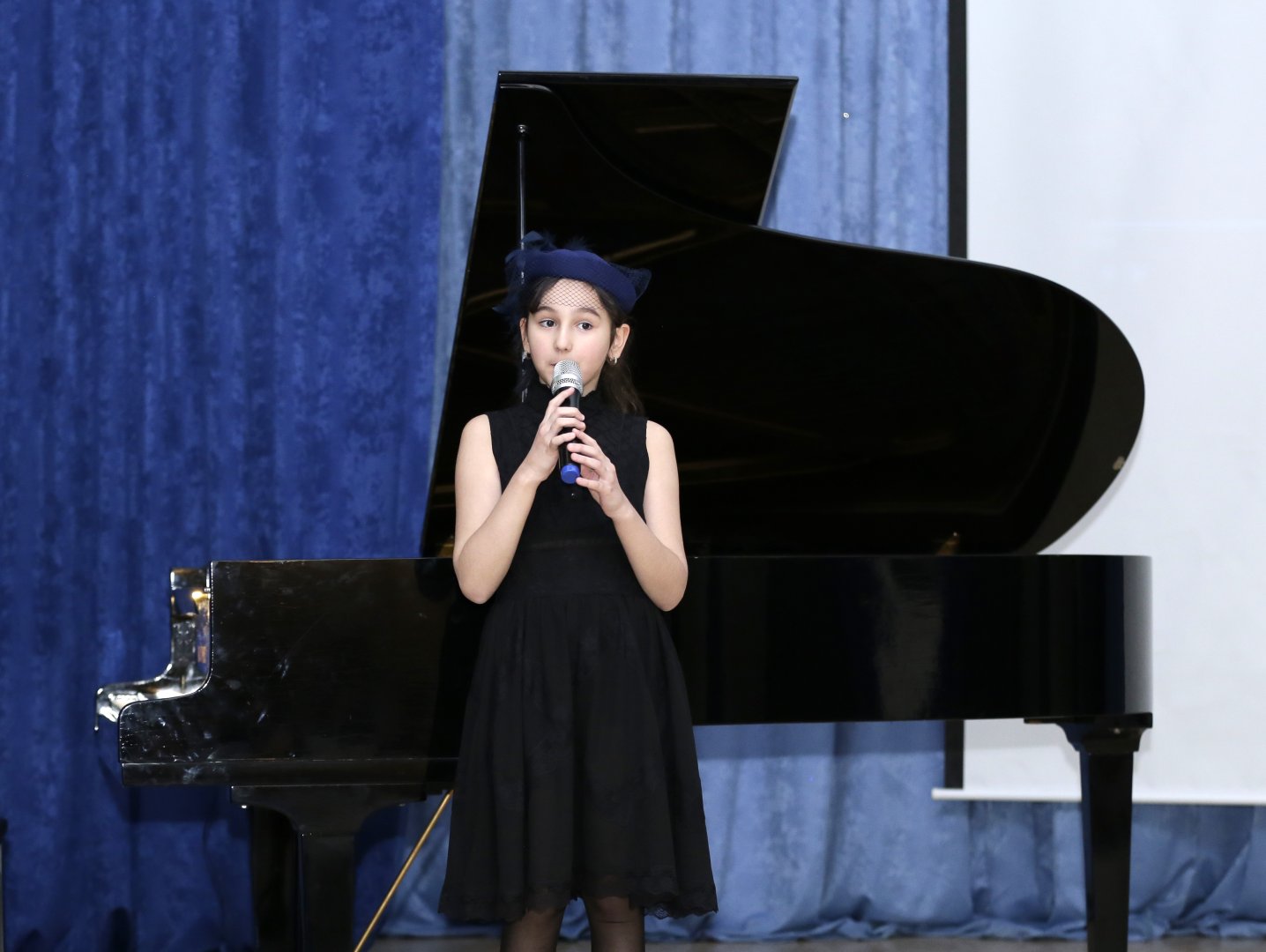 У рояля в Баку - волшебные фантазии со сказками Ханса Кристиана Андерсена (ФОТО)