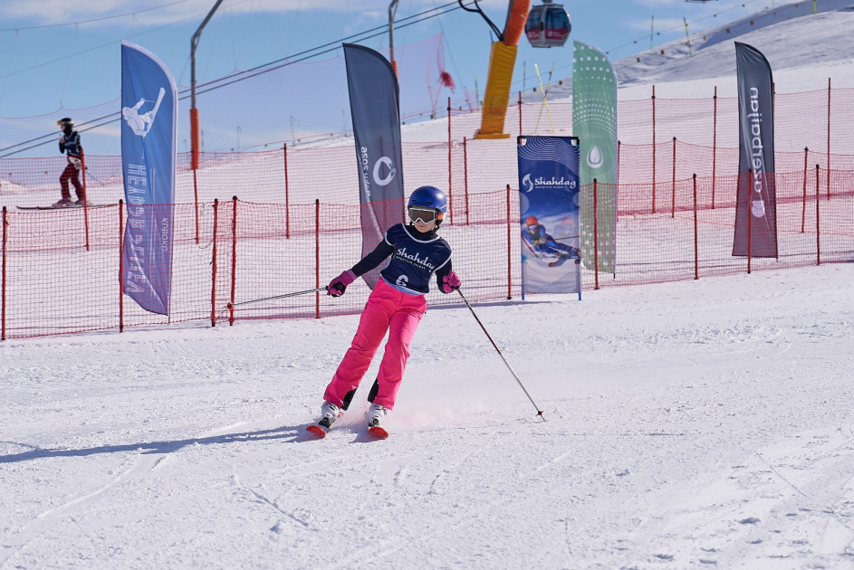 Состоялся Кубок Гейдара Алиева по лыжному спорту среди детей (ФОТО)