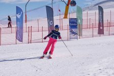 Состоялся Кубок Гейдара Алиева по лыжному спорту среди детей (ФОТО)