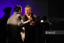 Деньги меняют не только облик города, но и самих людей... – "Нефтяной бум улыбается всем" в Баку встречен овациями (ФОТО)