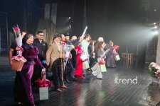 Деньги меняют не только облик города, но и самих людей... – "Нефтяной бум улыбается всем" в Баку встречен овациями (ФОТО)