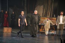 Деньги меняют не только облик города, но и самих людей... – "Нефтяной бум улыбается всем" в Баку встречен овациями (ФОТО)