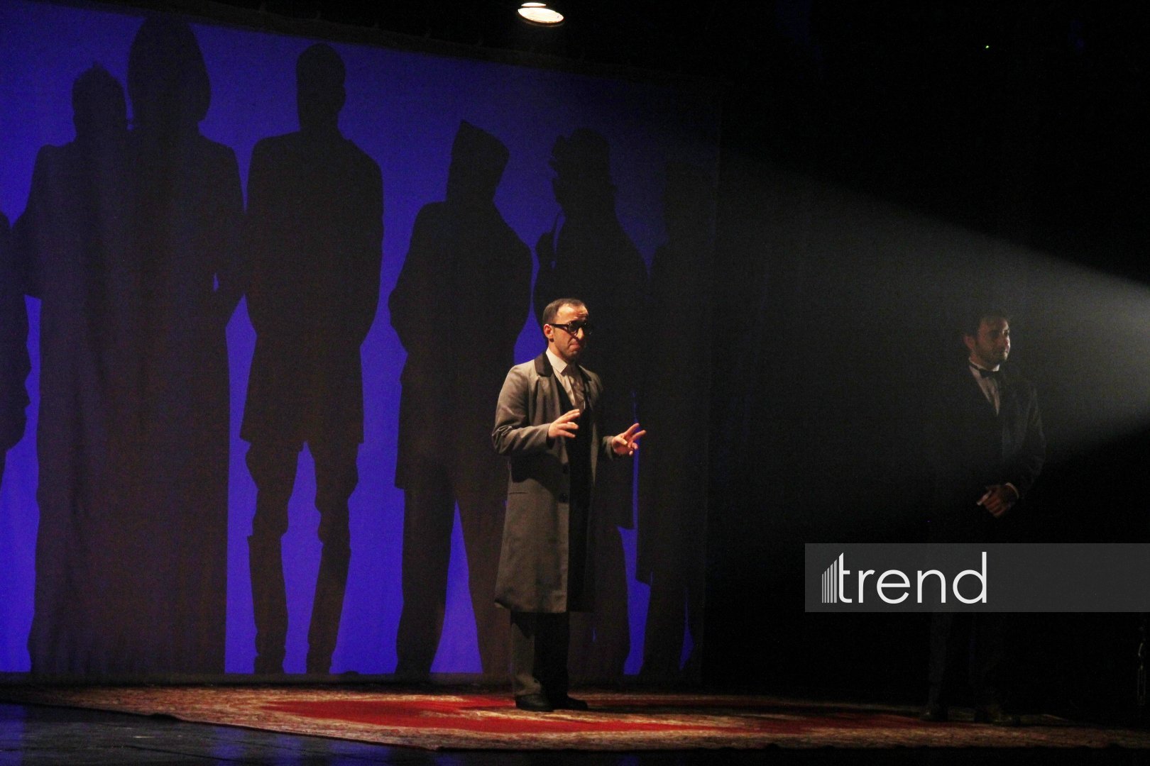 Деньги меняют не только облик города, но и самих людей... – "Нефтяной бум улыбается всем" в Баку встречен овациями (ФОТО)