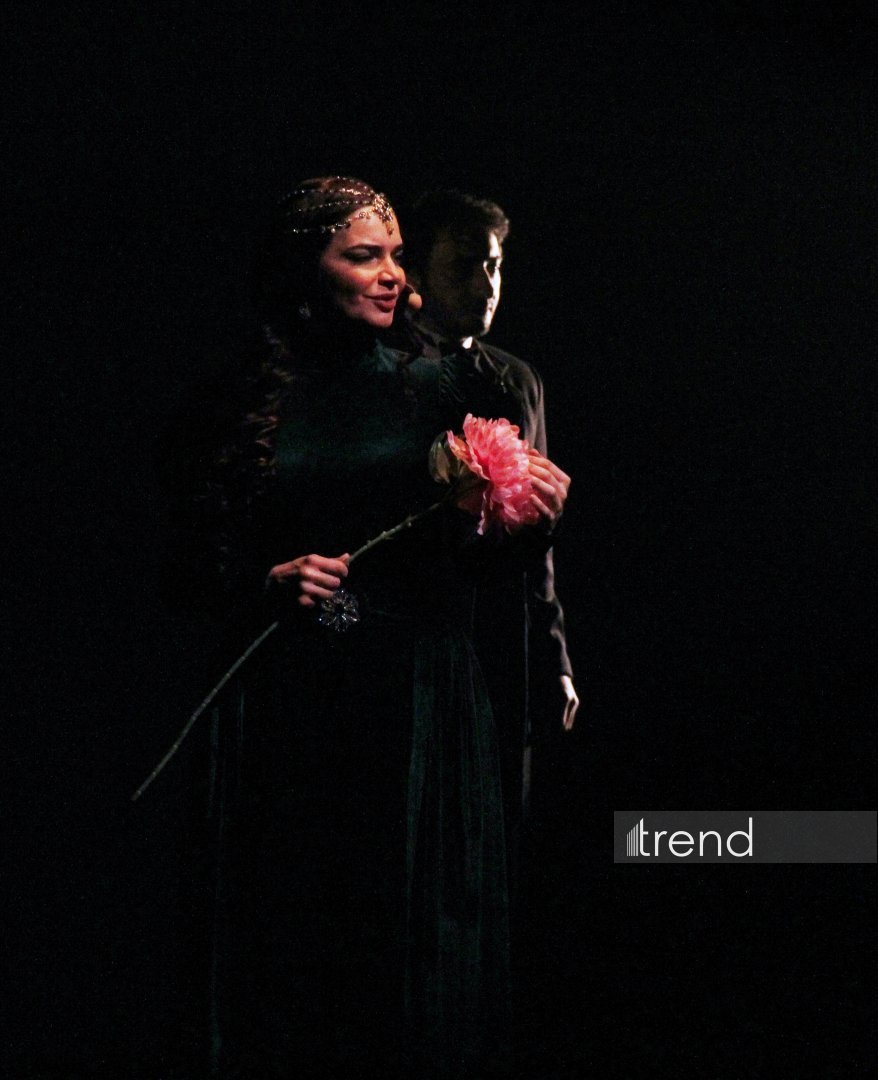 Деньги меняют не только облик города, но и самих людей... – "Нефтяной бум улыбается всем" в Баку встречен овациями (ФОТО)