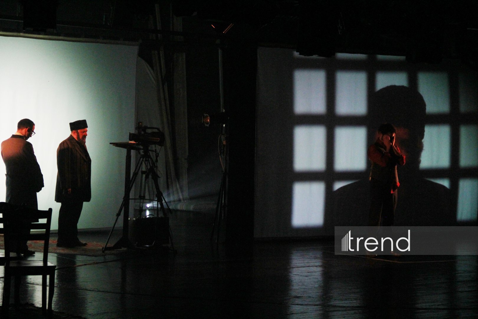 Деньги меняют не только облик города, но и самих людей... – "Нефтяной бум улыбается всем" в Баку встречен овациями (ФОТО)