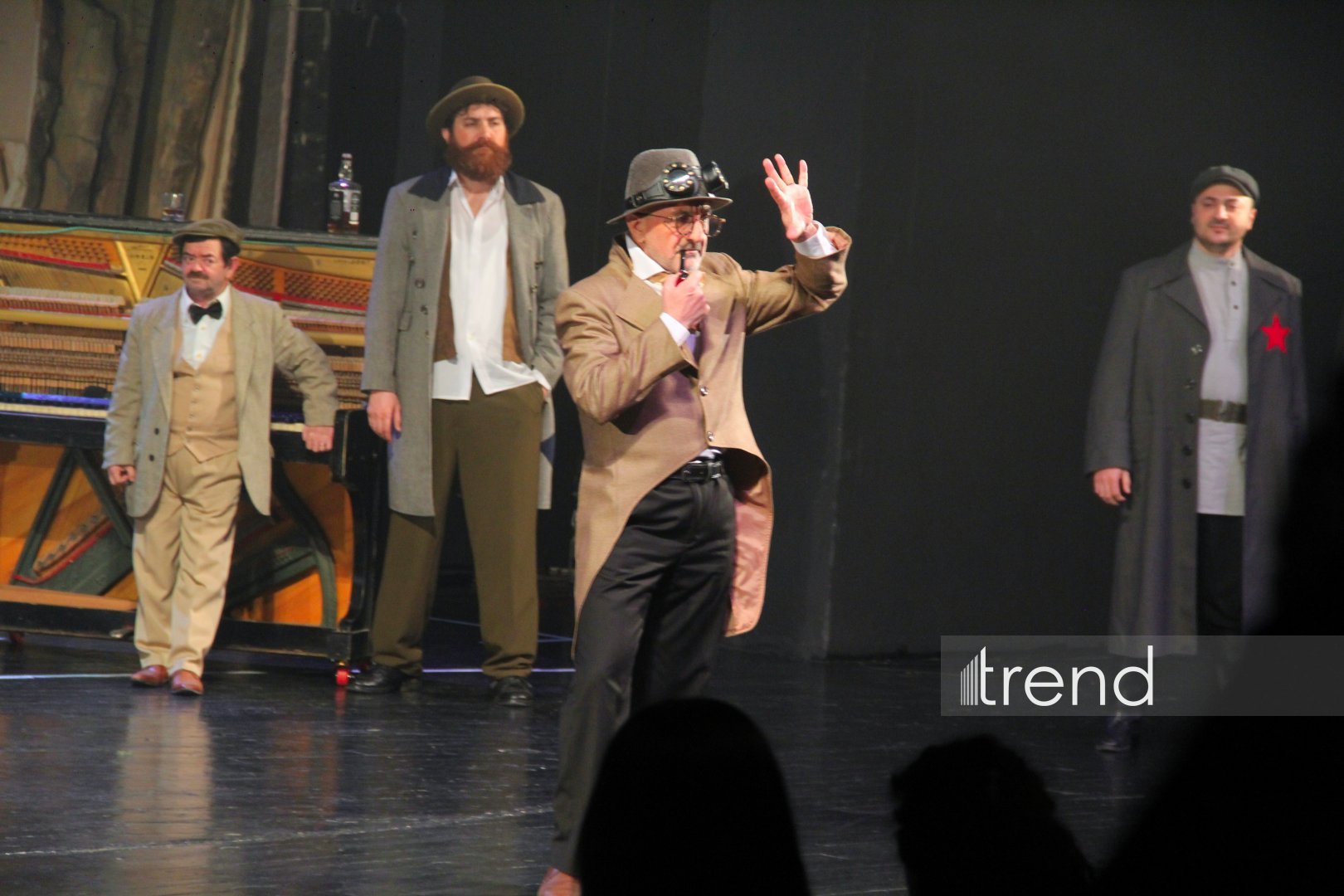 Деньги меняют не только облик города, но и самих людей... – "Нефтяной бум улыбается всем" в Баку встречен овациями (ФОТО)