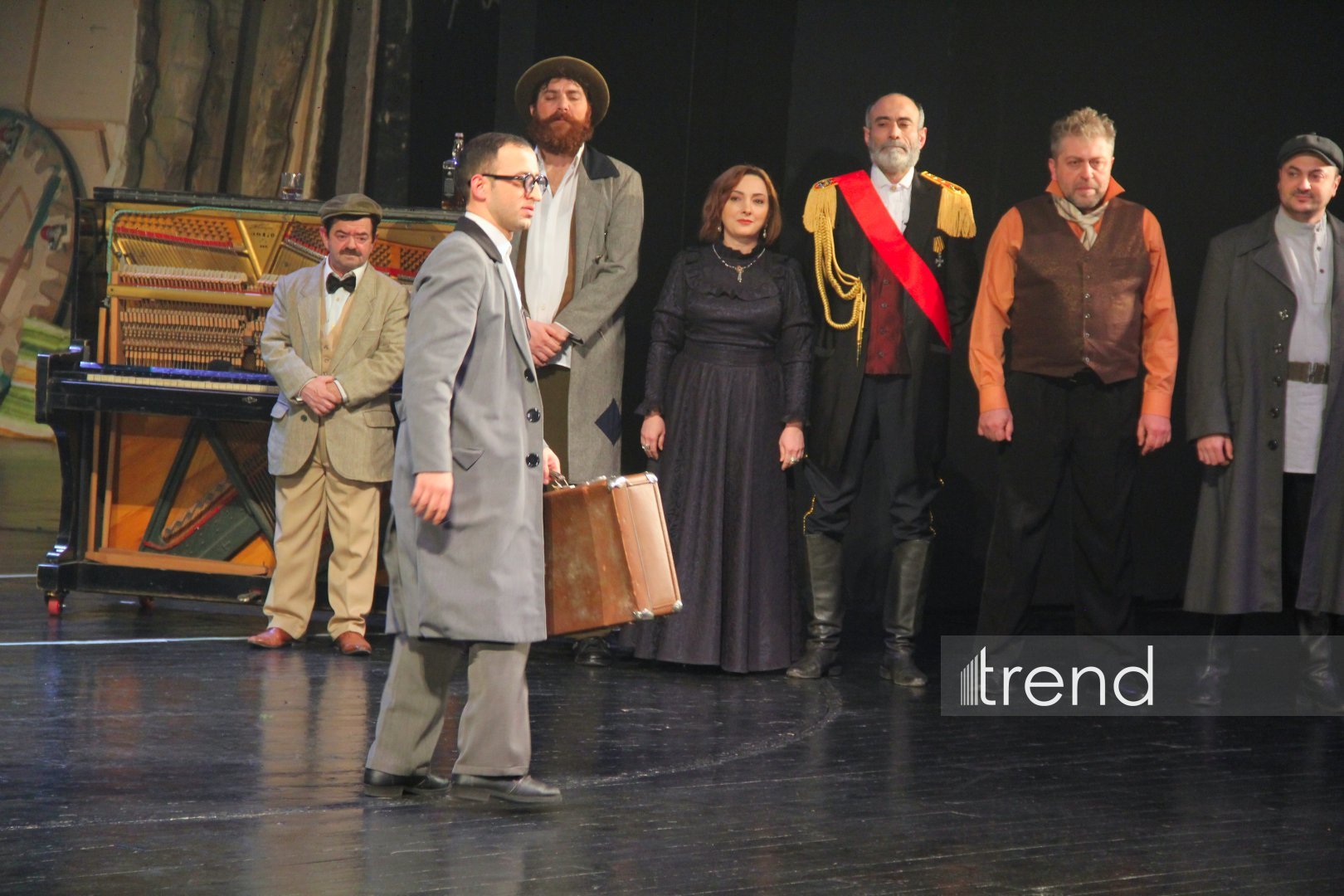 Деньги меняют не только облик города, но и самих людей... – "Нефтяной бум улыбается всем" в Баку встречен овациями (ФОТО)