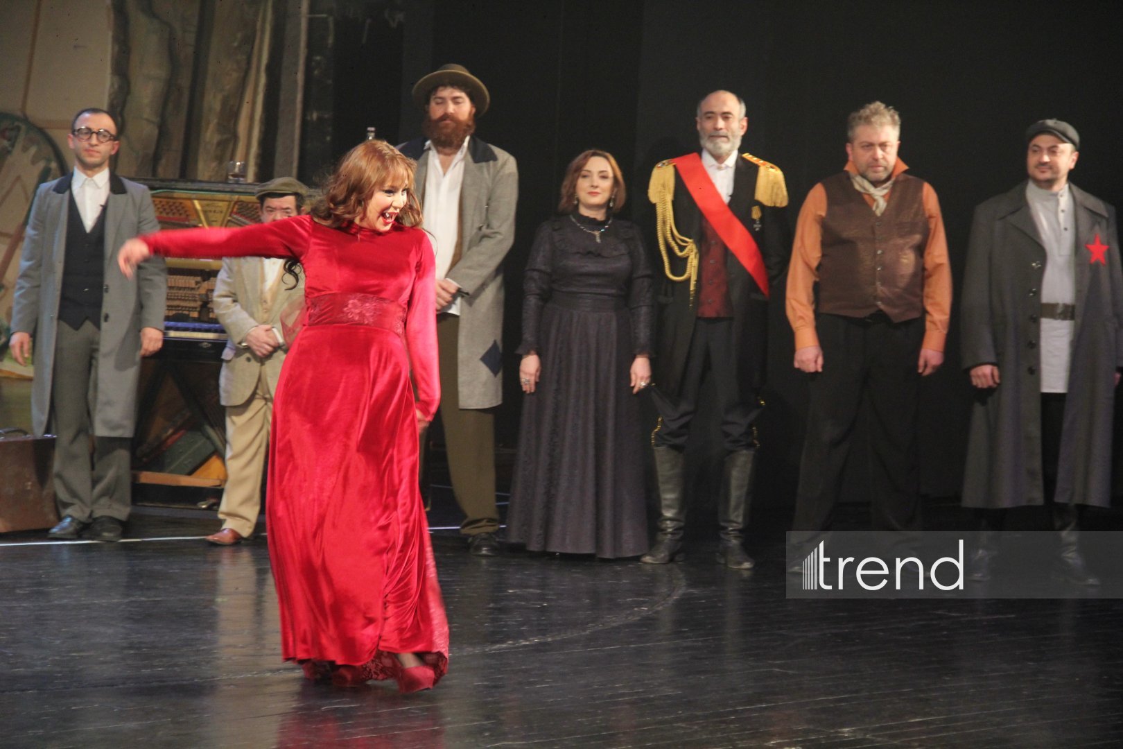 Деньги меняют не только облик города, но и самих людей... – "Нефтяной бум улыбается всем" в Баку встречен овациями (ФОТО)