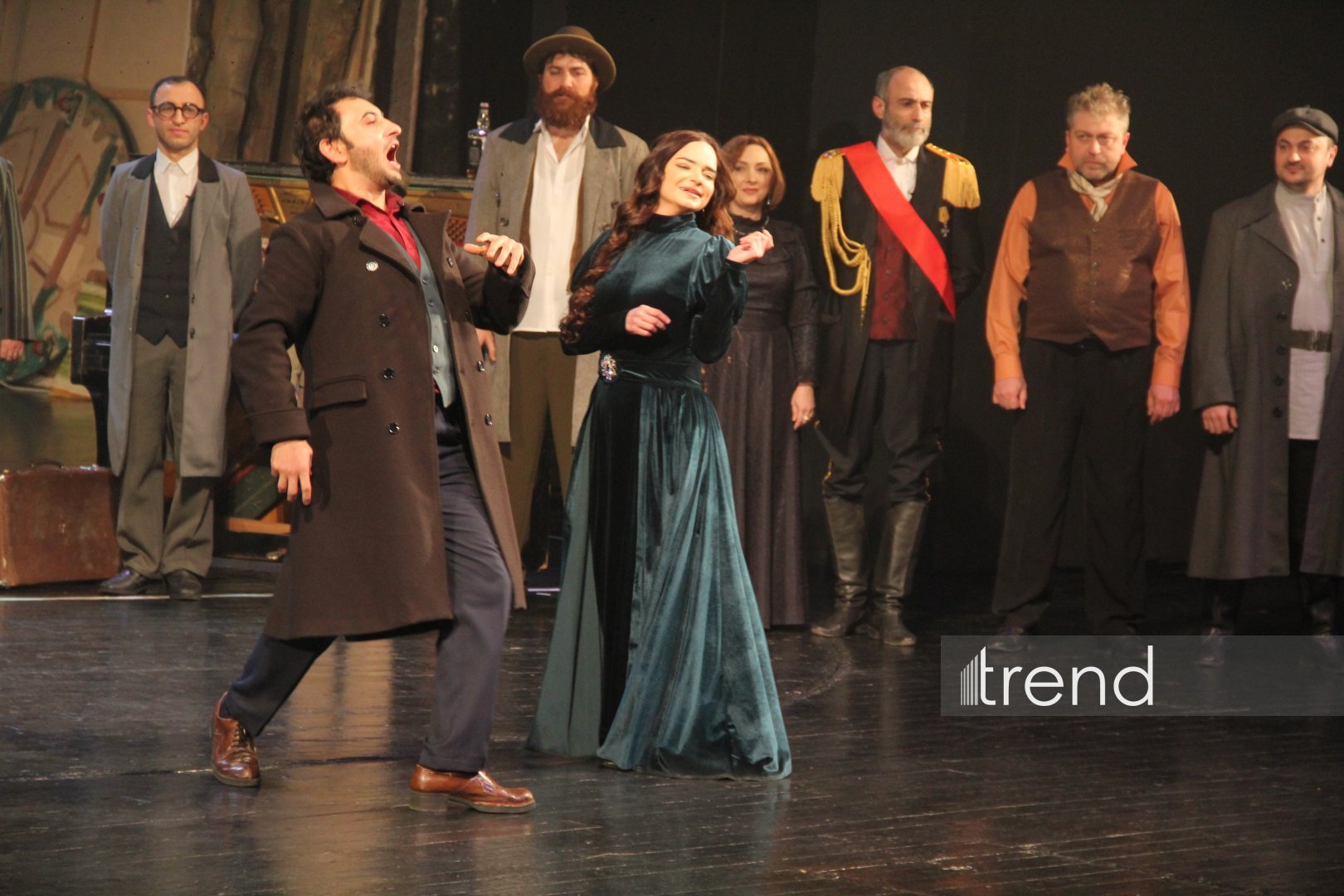 Деньги меняют не только облик города, но и самих людей... – "Нефтяной бум улыбается всем" в Баку встречен овациями (ФОТО)