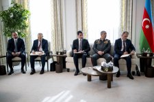 В Абу-Даби состоялась встреча Президента Ильхама Алиева с Президентом ОАЭ Шейхом Мухаммедом бин Зайедом Аль Нахайяном (ФОТО/ВИДЕО)