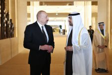 Президент Ильхам Алиев прибыл с рабочим визитом в ОАЭ (ФОТО)