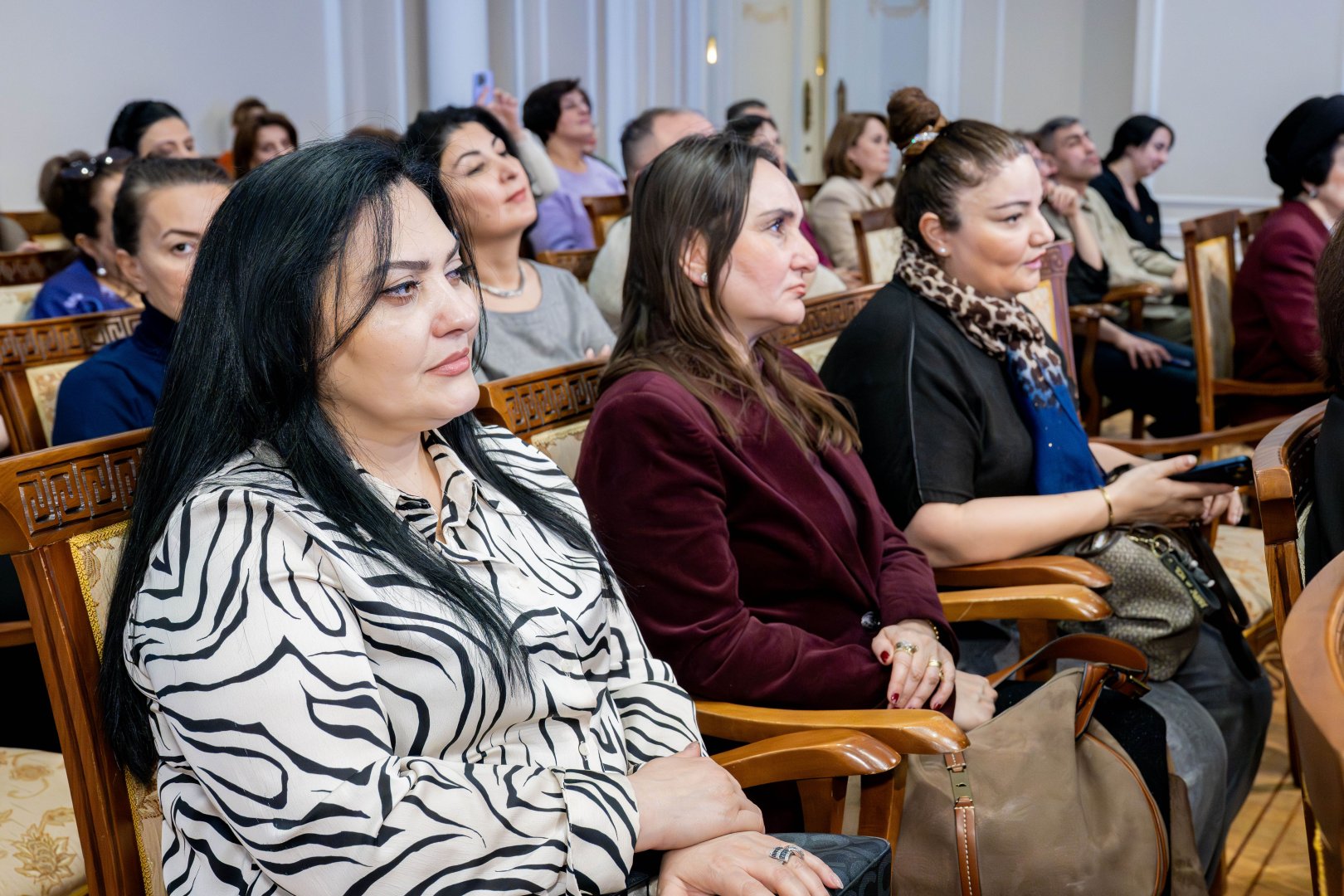 Станковая живопись Сардарского дворца Иревана и коллекция исламского искусства Национального музея Грузии (ФОТО)