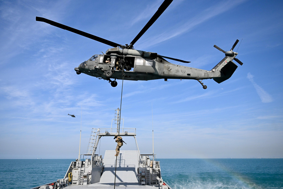 Президент Ильхам Алиев и Президент ОАЭ наблюдали за совместными оперативно-тактическими учениями «Щит мира – 2026» в Абу-Даби (ФОТО)