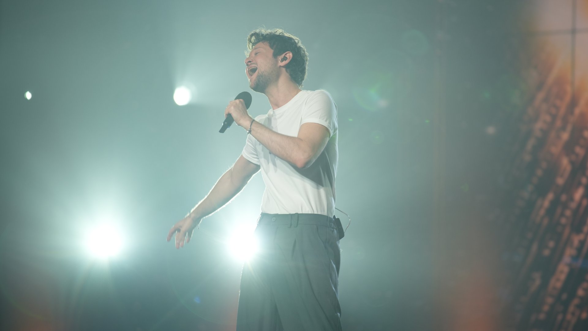 Эльдар Гасымов в статусе "легендарного победителя" стал гостем финала нацотбора Болгарии на "Евровидение-2026" (ВИДЕО, ФОТО)