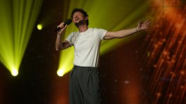 Эльдар Гасымов в статусе "легендарного победителя" стал гостем финала нацотбора Болгарии на "Евровидение-2026" (ВИДЕО, ФОТО)