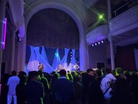 Ритм азербайджанской молодежи в неоновом цвете (ФОТО)