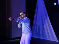 Ритм азербайджанской молодежи в неоновом цвете (ФОТО)