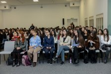 В рамках волонтерской программы WUF13 проводятся тренинги для почти 1000 участников (ФОТО)