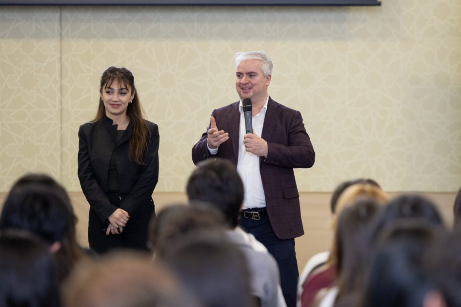 В рамках волонтерской программы WUF13 проводятся тренинги для почти 1000 участников (ФОТО)