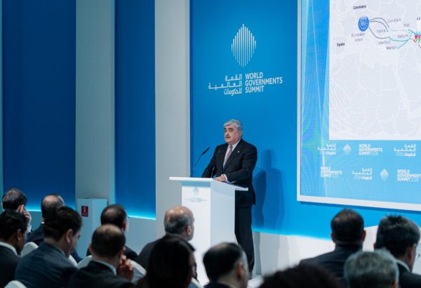 Самир Шарифов рассказал на форуме в Дубае о логистических возможностях Азербайджана (ФОТО)