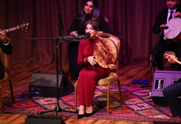 Азербайджанские красавицы: Вселенная свободы и импровизации (ФОТО)