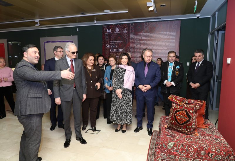 Уникальная экспозиция в Баку - экземпляры Корана, редких рукописных книг, ковров, металла… (ФОТО)