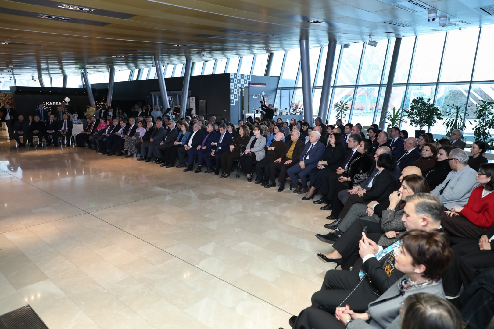 Уникальная экспозиция в Баку - экземпляры Корана, редких рукописных книг, ковров, металла… (ФОТО)