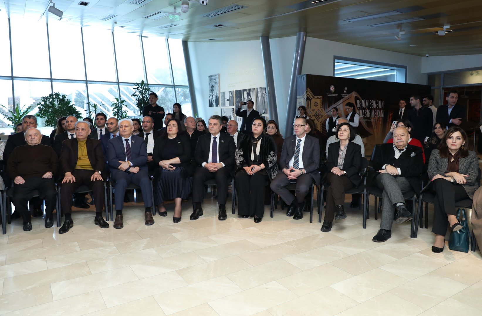 Уникальная экспозиция в Баку - экземпляры Корана, редких рукописных книг, ковров, металла… (ФОТО)